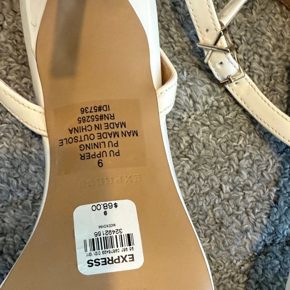 Express Women's Elegant white/‎ Cream Heels size 9